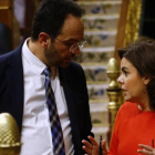 Antonio Hernando y Soraya Sáenz de Santamaría, el pasado miércoles en el Congreso.