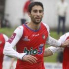 Rubén Vega celebra su tanto, que a la postre le daría los tres puntos a la Ponferradina en Barreiro.