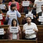 Los diputados de Unidos Podemos piden la libertad de Sànchez y Cuixart. JAVIER LIZÓN