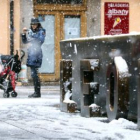 Las intensas precipitaciones de nieve caídas en León dejaron divertidas estampas.