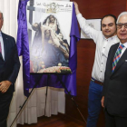 L El vicepresidente de la Cámara de Comercio, Alfredo Martínez (I) y el comisionado para la promoción de la Semana Santa, Pablo San José Recio (D), presentan la XVI Edición de la tradicional campaña, 'León Ciudad de Semana Santa 2018’. Les acompaña el aut