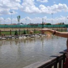 Mª Eugenia Gancedo y Alberto Fernández durante la visita al parque de la Era de San Andrés.