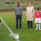 De Paula realizó el saque de honor del torneo.