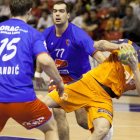 Vladimir Vranjes, con el número 77, en un partido de competición europea la pasada campaña ante el Caja3 Aragón.