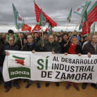 Un momento de la manifestación en Barcial del Barco.