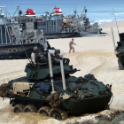 Desembarco de marines de EEUU en la playa de Pinheiro, al sur de Lisboa.