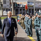 El director general de la Guardia Civil pasa revista. SANTI OTERO