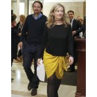Rosell acompañada por el líder del partido, Iglesias. BARRENECHEA
