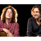 Imagen de los músicos Enrike Solinís y David Jiménez, que actúan en Cerezales del Condado.