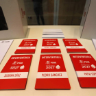 Preparativos en la sede del PSOE en Ferraz el día antes de las votaciones. JAVIER LIZÓN