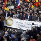Varios miles de aficionados taurinos participaron ayer en la manifestación en defensa de la fiesta en Valencia. K.F.