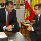 Antonio Silván y Francisco Fernández, al comienzo de la reunión.