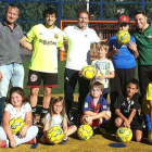 Juan Carlos. en el centro, junto a monitores y alumnos. DL