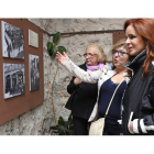 Clemente, junto con la concejala Sonia Martín, ayer en Segovia. PABLO MARTIN