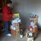 El reparto de alimentos ha llegado a 35 familias
