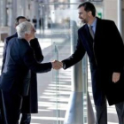 Barreda saluda al Príncipe Felipe en la inauguración del Ave Madrid-Valencia.
