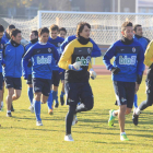 Sergio Rodríguez, entre los dos porteros, durante el entrenamiento de la Deportiva.