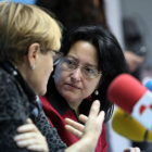 Rita Prada y Ángela Marqués, ayer en la sede del PSOE.