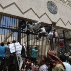 Fotogalería del ataque a la embajada de EEUU en Yemen