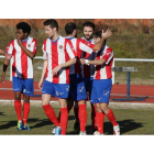 Los jugadores rojiblancos celebran el gol de la victoria