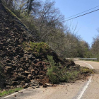 Zona de la carretera entre Cimadevilla y Soto afectada por el desprendimiento. CAMPOS