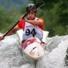 El piragüista Guillermo Fidalgo descendiendo el río Tiflis.