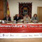 El alcalde, segundo por la derecha, presidió la presentación.