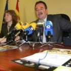 Ana Laura Fernández y Ricardo González Saavedra, ayer en la sede del Consejo del Bierzo