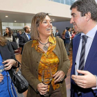 La consejera delegada de Edigrup, Adriana Ulibarri, Milagros Marcos y Pablo Lago. JUAN MIGUEL LOSTAU