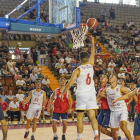 Partido entre la Cultural dde baloncesto y el Grupo Covadonga. MIGUEL F. B.