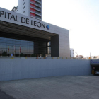 Acceso al párking del Hospital de León. JESÚS F. SALVADORES
