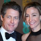 Hugh Grant, de 57 años, y Anna Eberstein, de 39, en una fiesta, en el 2017.