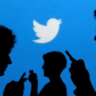 Twitter canceló la cuenta de Jones por difundir informaciones falsas.