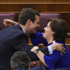 Casado y Santamaría se saludan en el Congreso, el pasado 19 de junio.