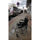 Las ambulancias esperan a los pacientes para su traslado.
