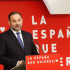 José Luis Ábalos, ministro de Fomento, ayer durante la rueda de prensa del PSOE. J. P. GANDUL