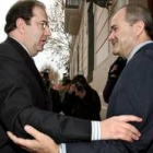 El presidente de Andalucía, Manuel Chaves, recibió a Juan Vicente Herrera en la capital sevillana