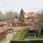 Vista parcial de la localidad de Fuentes de Carbajal con la iglesia la fondo. JESUS F. SALVADORES