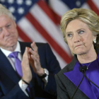 Hillary Clinton durante su primera aparición pública tras los comicios. OLIVIER DOULIERY