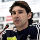 El segundo entrenador del Madrid, Aitor Karanka, durante  la rueda de prensa en Valdebebas.