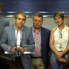 El portavoz de Convergència, Francesc Homs, con algunos de los diputados de su partido, en el Congreso.