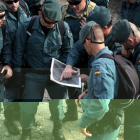 Efectivos de la Guardia Civil participan en la búsqueda de Gabriel, ayer. /