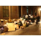 Foto de archivo de la acumulación de basura en el centro de León por la huelga del CTR en la primera