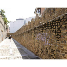 Imagen de la muralla medieval en la calle de Las Cercas. RAMIRO