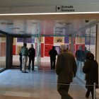 Visitantes accediendo ayer a las exposiciones del Musac.