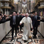 El Papa Francisco este sábado en la catedral de Milán.