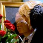 Seguidores de Milosevic lloran su muerte y desfilaron ante su altar en la sede del PSD