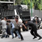 La policía impide el acceso a la Cámara de los Diputados a los partidarios de López Obrador