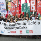 Trabajadores de Catalunya Banc, durante una de las protestas que han protagonizado durante el proceso, el pasado 30 de septiembre.