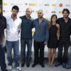 El equipo de actores de «También la lluvia», película dirigida por Icíar Bollaín.